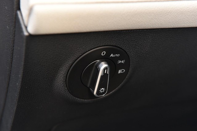 Volkswagen Taos Vehicle Image 10