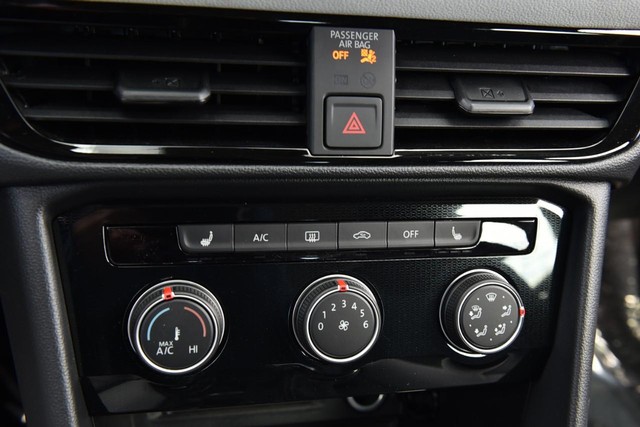 Volkswagen Taos Vehicle Image 14