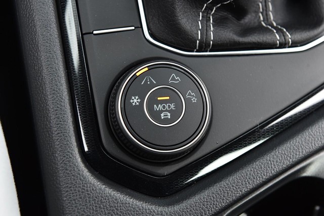 Volkswagen Taos Vehicle Image 17