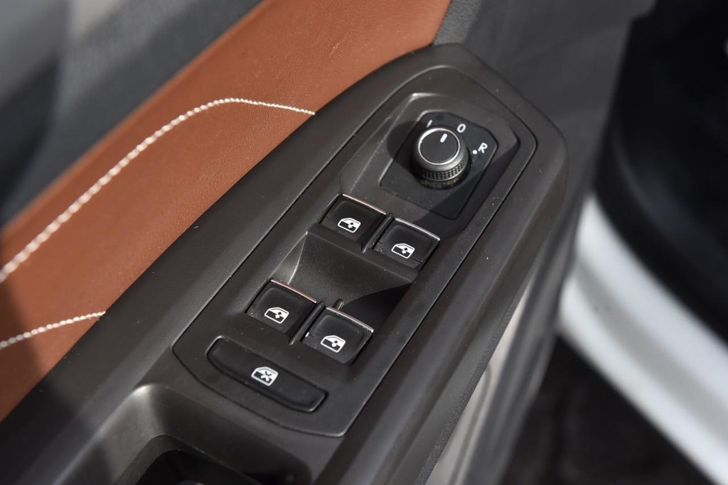 Volkswagen Atlas Vehicle Full-screen Gallery Image 8