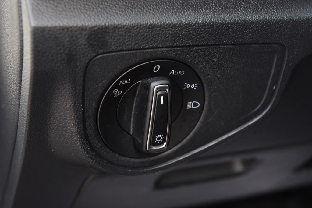 Volkswagen Atlas Vehicle Full-screen Gallery Image 11