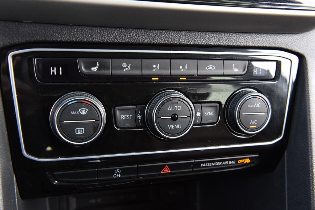 Volkswagen Atlas Vehicle Full-screen Gallery Image 15