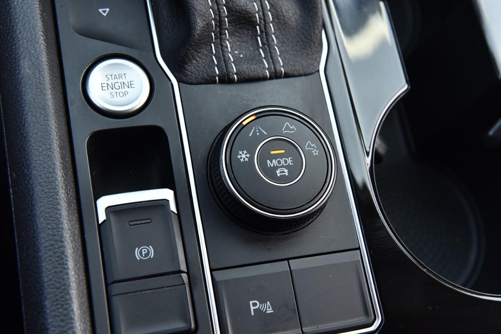 Volkswagen Atlas Vehicle Full-screen Gallery Image 17