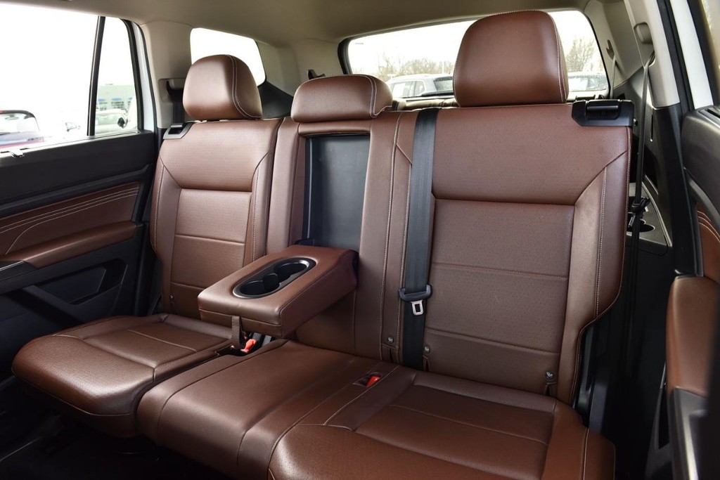 Volkswagen Atlas Vehicle Full-screen Gallery Image 21