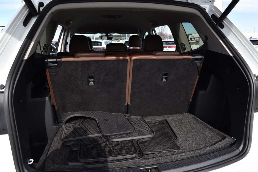 Volkswagen Atlas Vehicle Full-screen Gallery Image 25