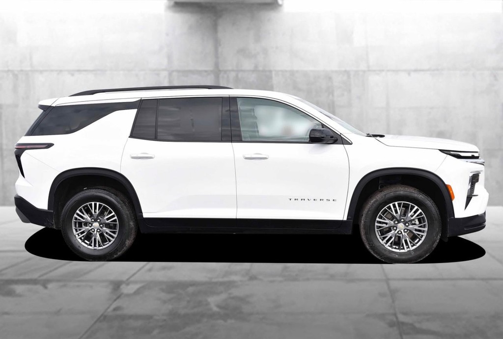 Chevrolet Traverse Vehicle Full-screen Gallery Image 5