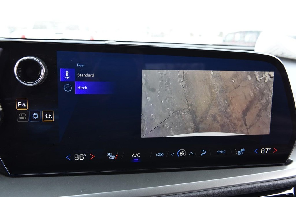 Chevrolet Traverse Vehicle Full-screen Gallery Image 15