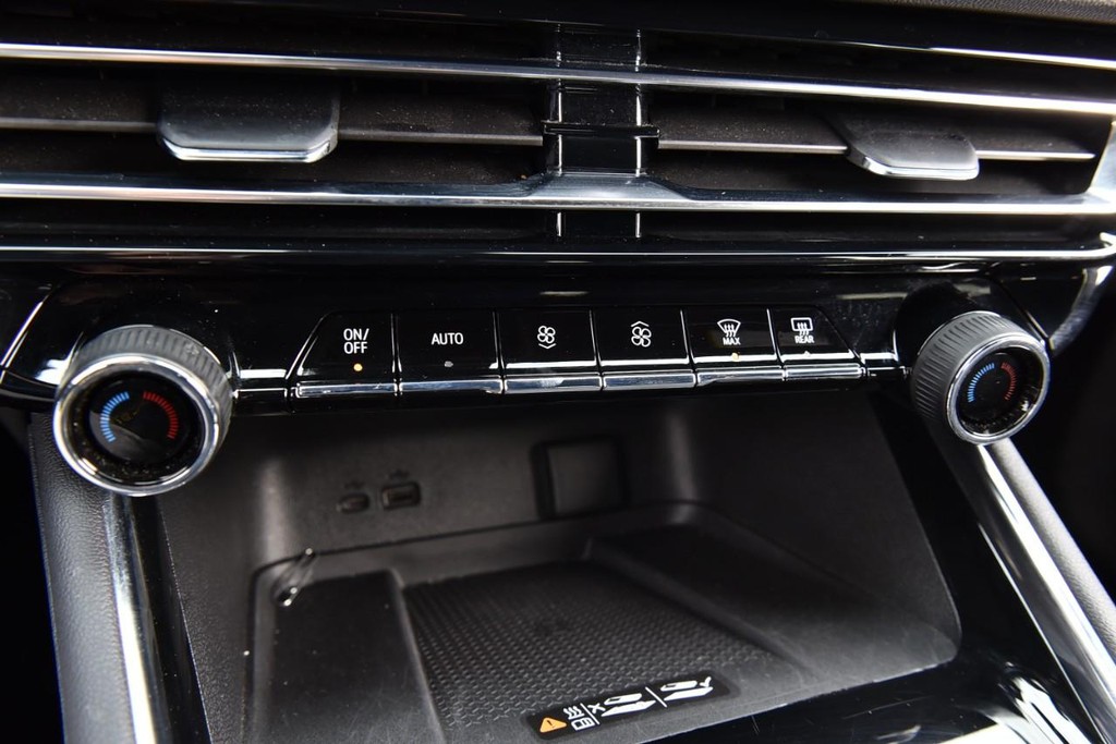 Chevrolet Traverse Vehicle Full-screen Gallery Image 17