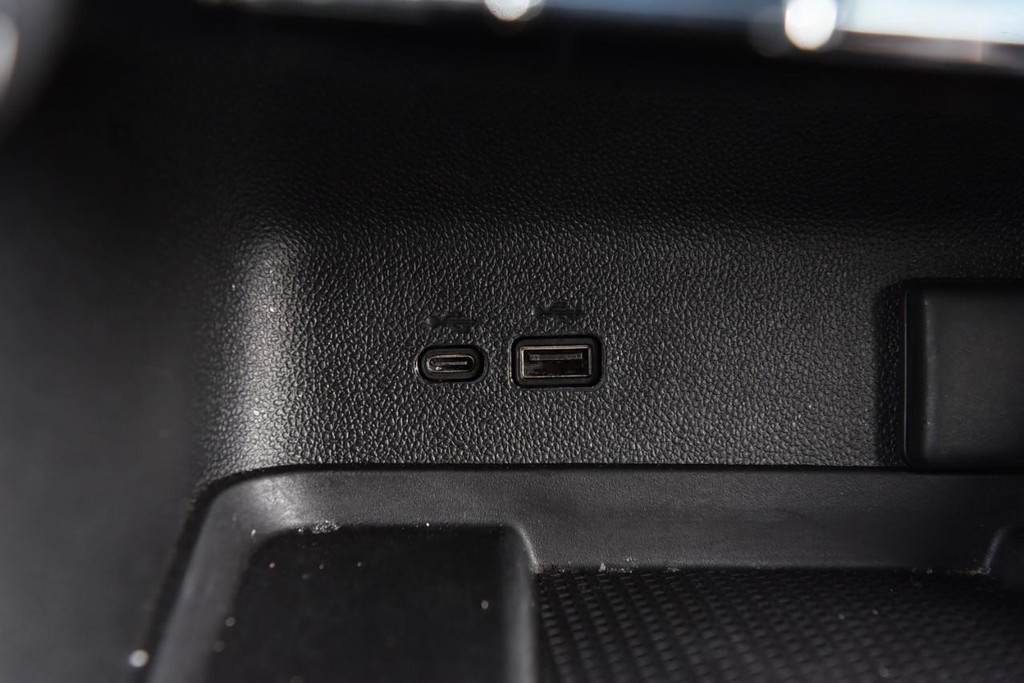 Chevrolet Traverse Vehicle Full-screen Gallery Image 18