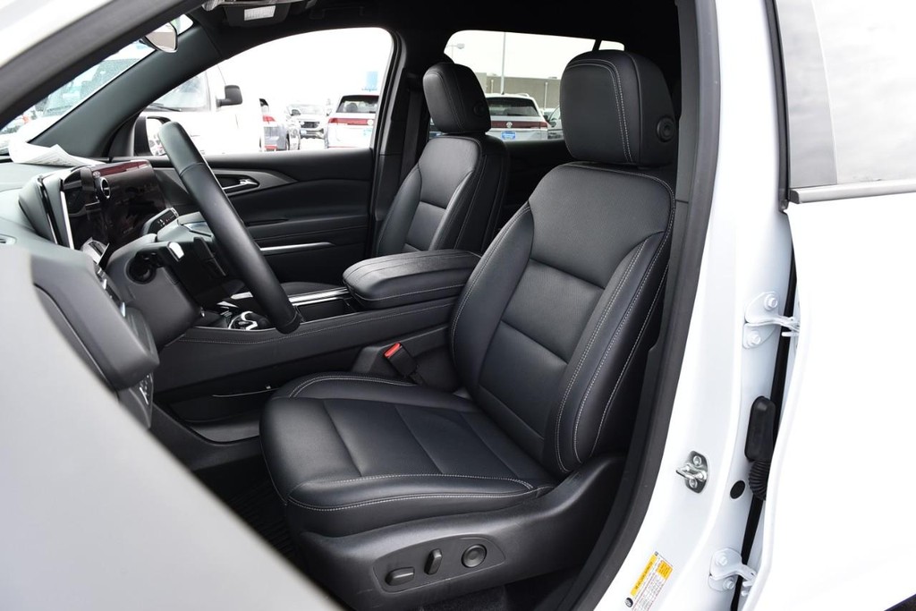 Chevrolet Traverse Vehicle Full-screen Gallery Image 21