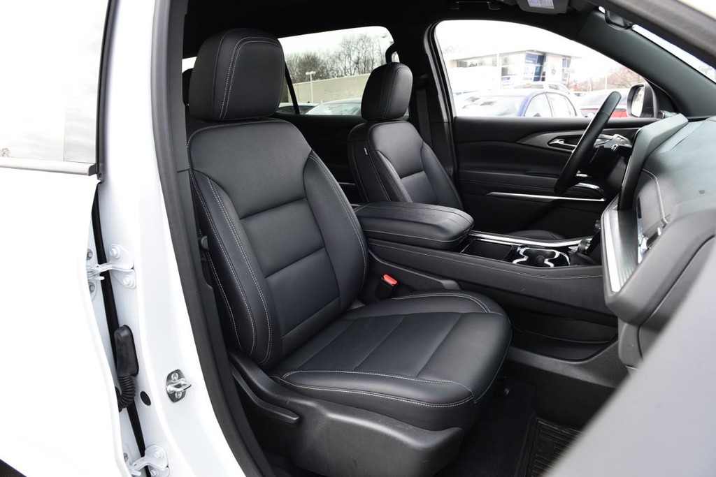 Chevrolet Traverse Vehicle Full-screen Gallery Image 22