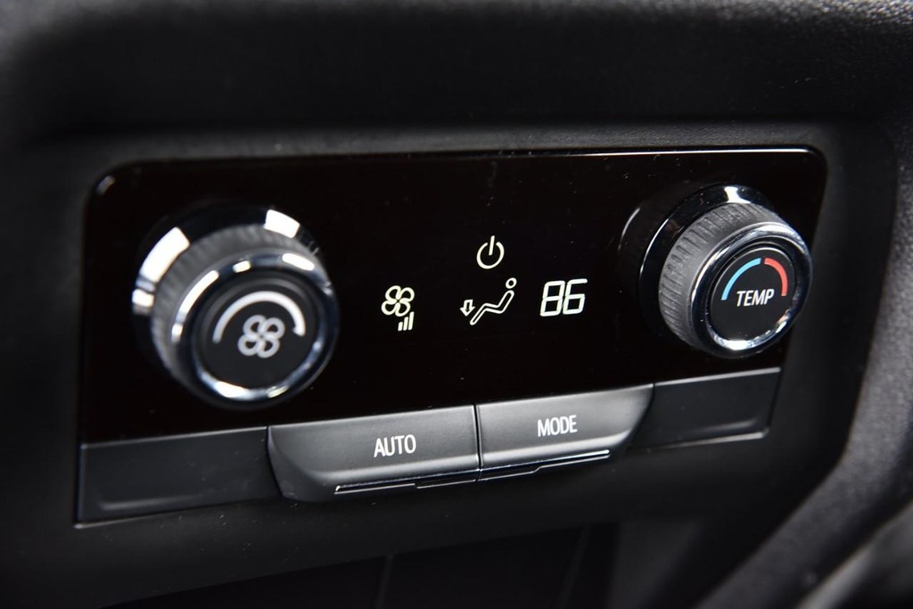 Chevrolet Traverse Vehicle Full-screen Gallery Image 24