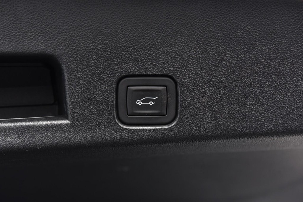 Chevrolet Traverse Vehicle Full-screen Gallery Image 28