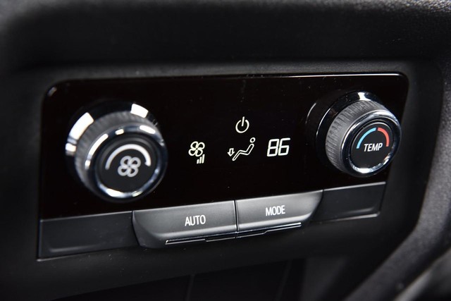 Chevrolet Traverse Vehicle Image 24