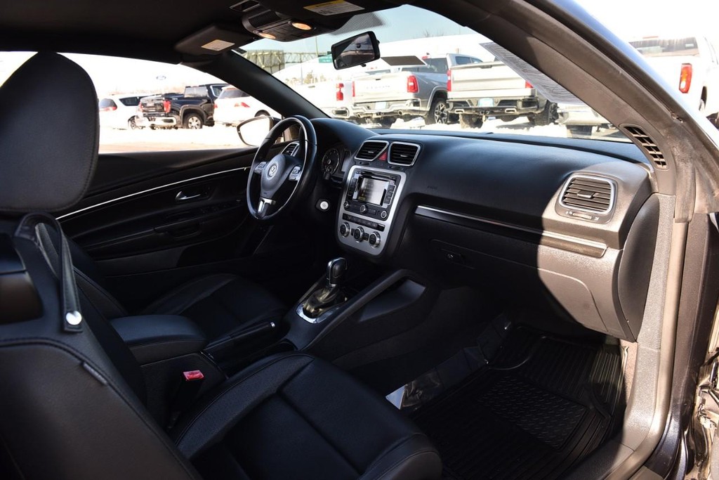 Volkswagen EOS Vehicle Full-screen Gallery Image 8