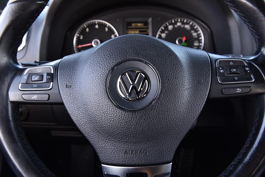 Volkswagen EOS Vehicle Full-screen Gallery Image 16