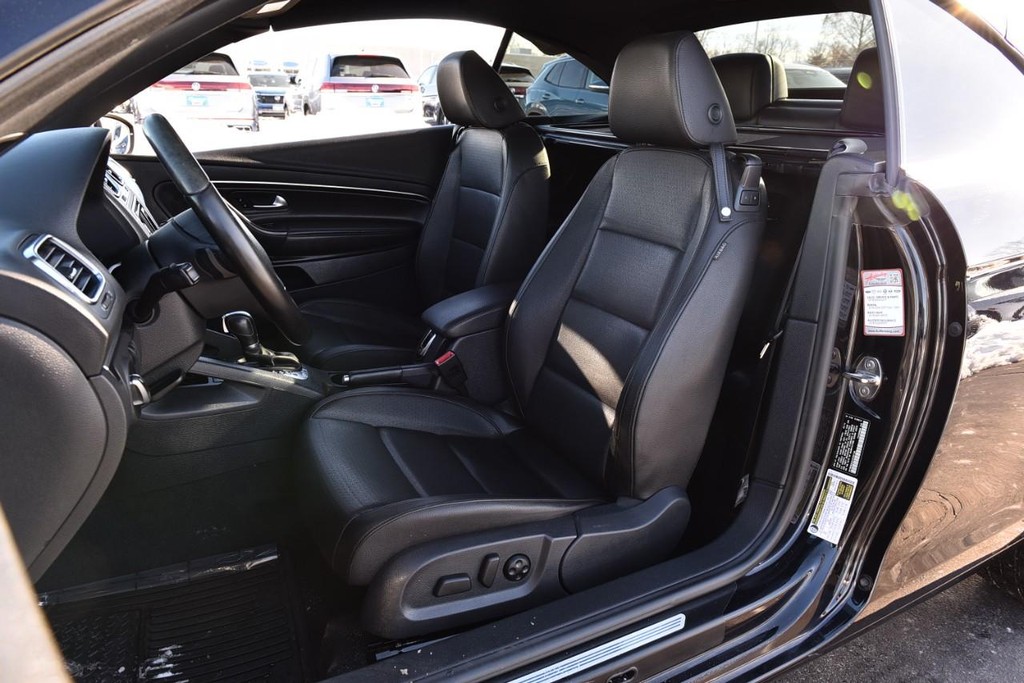 Volkswagen EOS Vehicle Full-screen Gallery Image 17