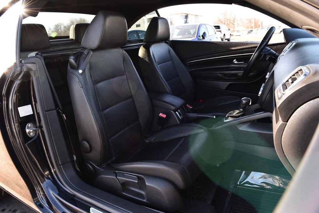 Volkswagen EOS Vehicle Full-screen Gallery Image 18