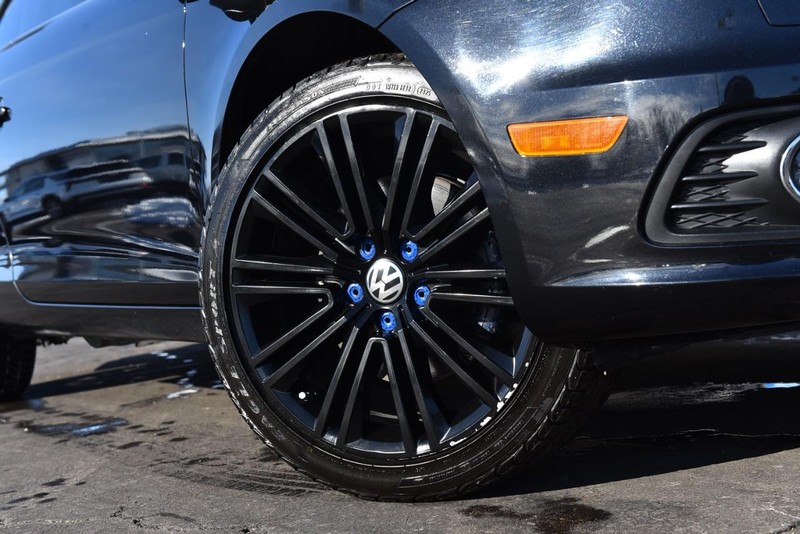 Volkswagen EOS Vehicle Image 03