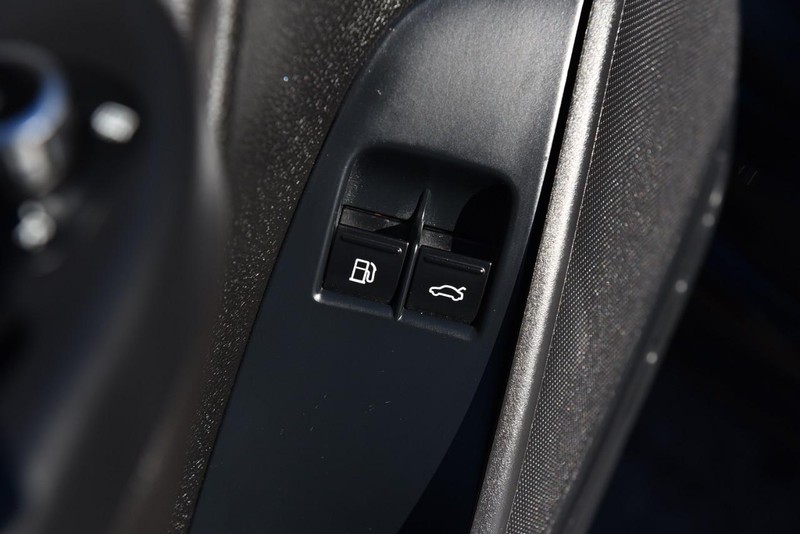 Volkswagen EOS Vehicle Image 10