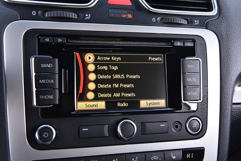 Volkswagen EOS Vehicle Image 13