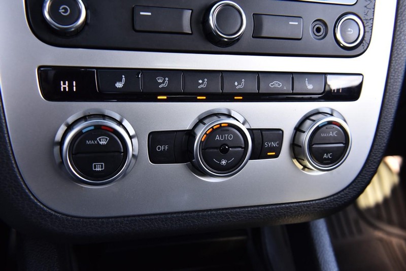 Volkswagen EOS Vehicle Image 14