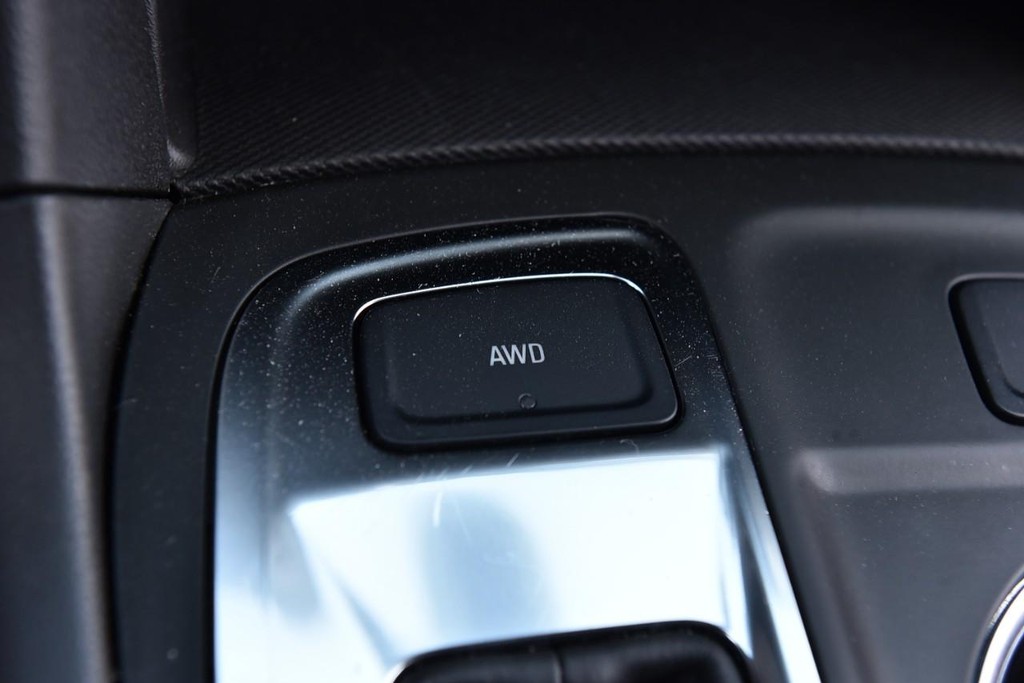 Chevrolet Equinox Vehicle Full-screen Gallery Image 18