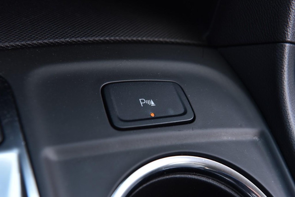 Chevrolet Equinox Vehicle Full-screen Gallery Image 19