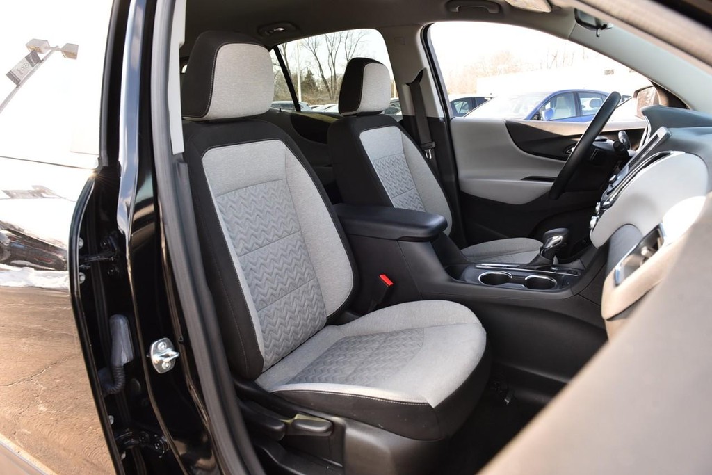 Chevrolet Equinox Vehicle Full-screen Gallery Image 23
