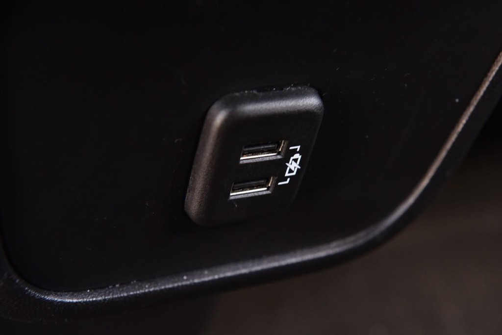 Chevrolet Equinox Vehicle Full-screen Gallery Image 26