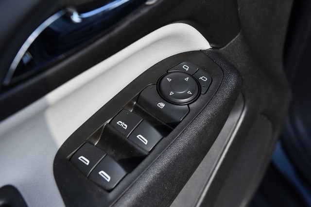 Chevrolet Equinox Vehicle Image 08