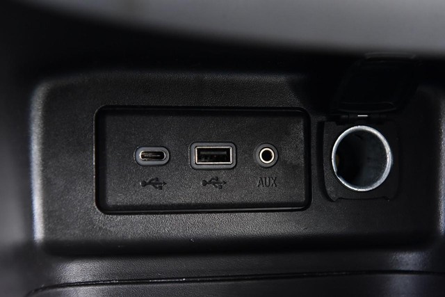 Chevrolet Equinox Vehicle Image 16