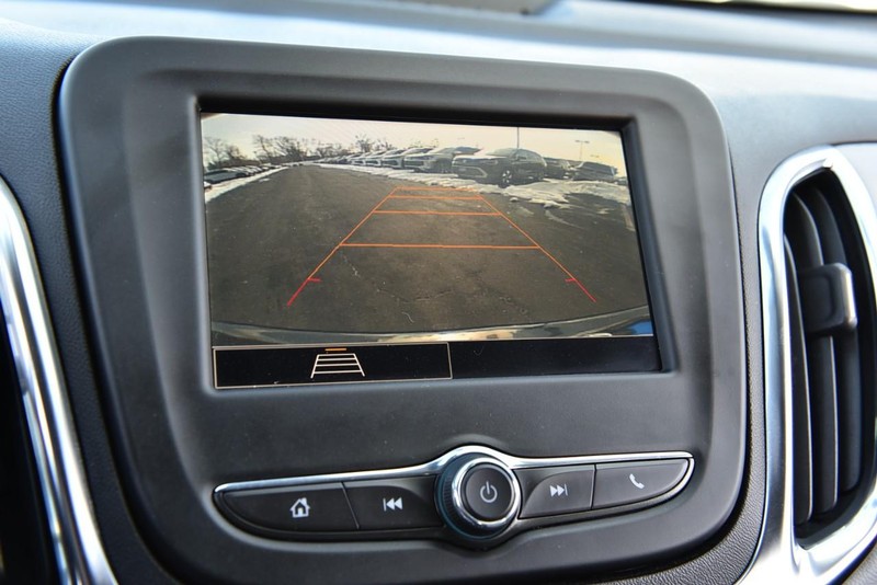 Chevrolet Equinox Vehicle Full-screen Gallery Image 13