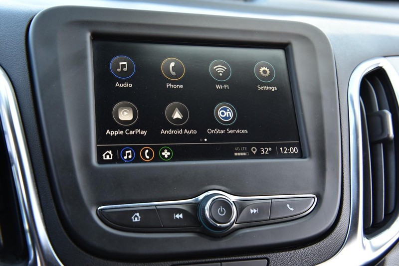Chevrolet Equinox Vehicle Full-screen Gallery Image 14