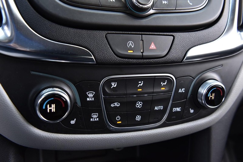 Chevrolet Equinox Vehicle Full-screen Gallery Image 15