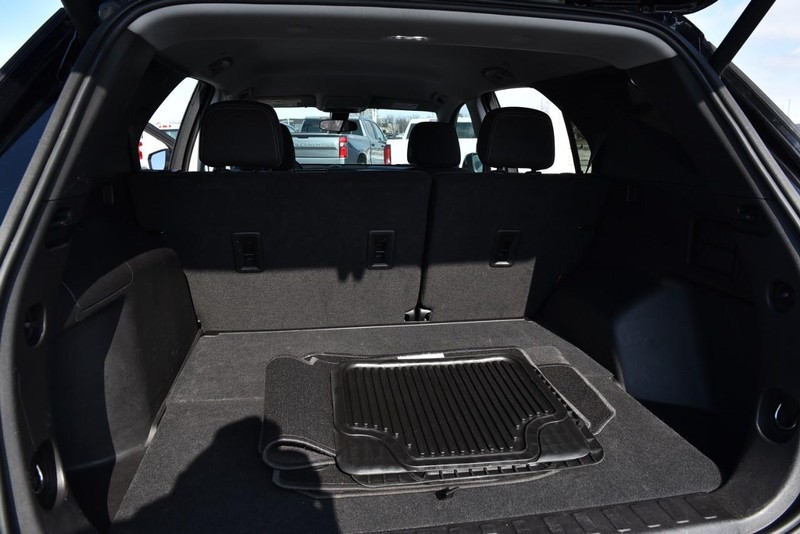 Chevrolet Equinox Vehicle Full-screen Gallery Image 27