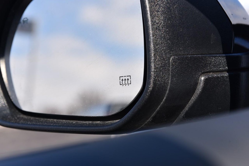 Chevrolet Traverse Vehicle Full-screen Gallery Image 10