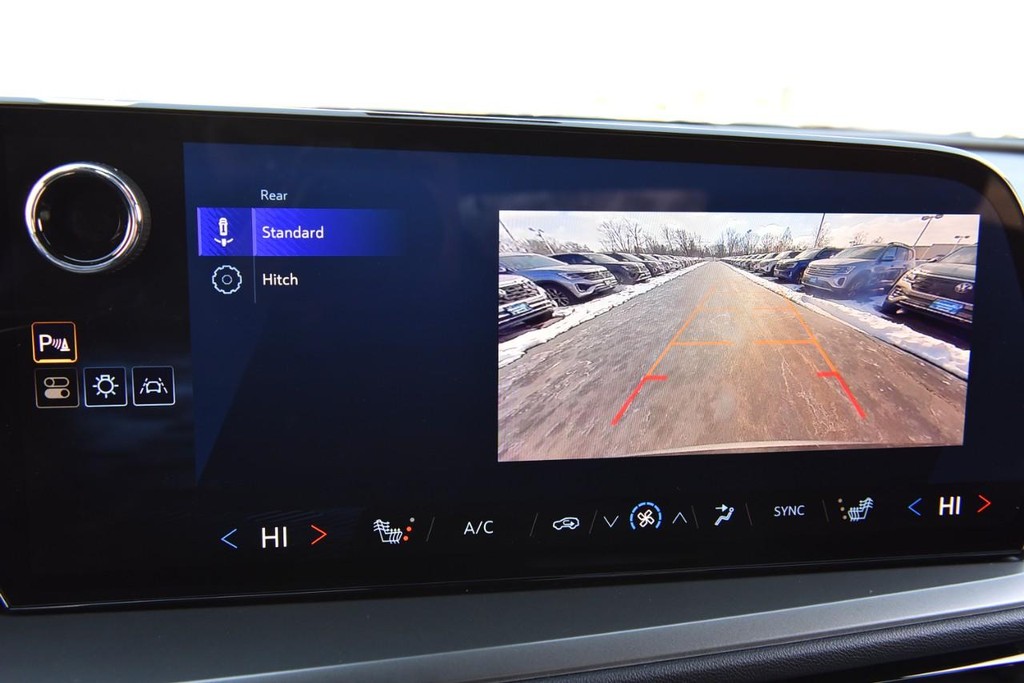 Chevrolet Traverse Vehicle Full-screen Gallery Image 14