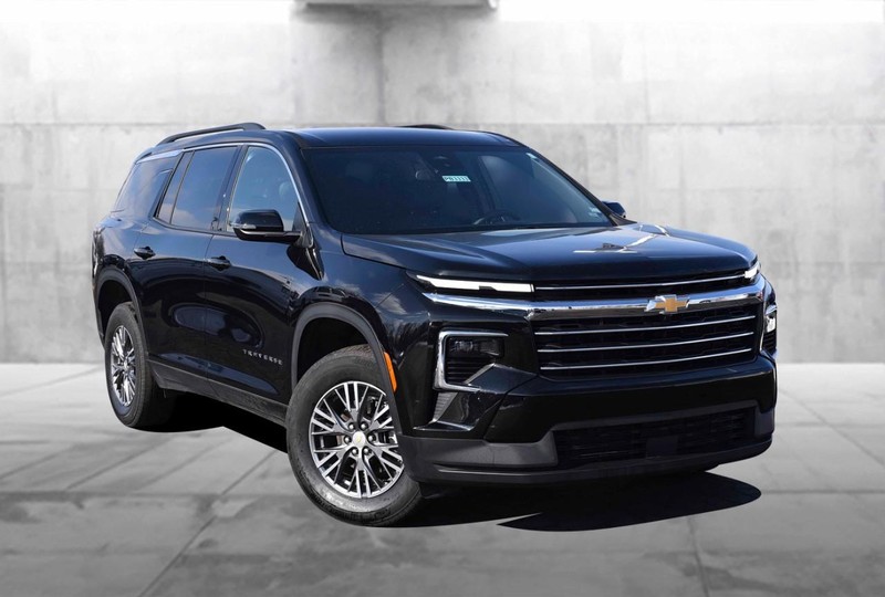 Chevrolet Traverse Vehicle Image 02