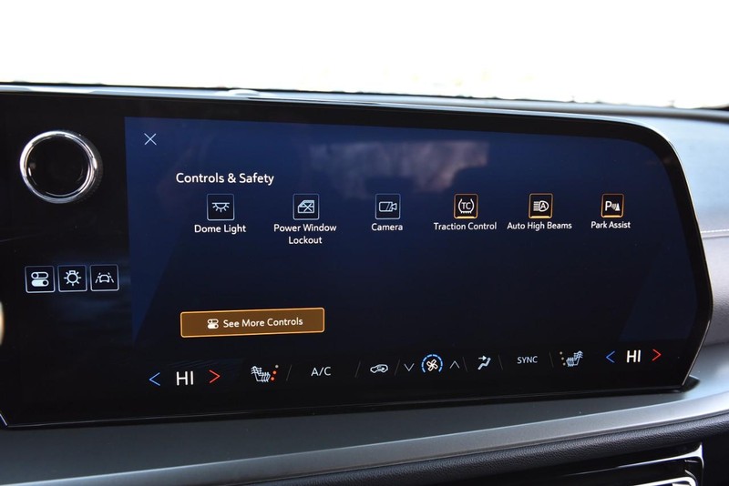 Chevrolet Traverse Vehicle Image 16