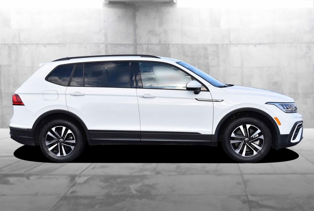 Volkswagen Tiguan Vehicle Full-screen Gallery Image 5