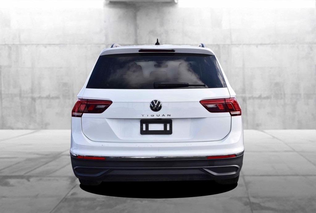 Volkswagen Tiguan Vehicle Full-screen Gallery Image 6