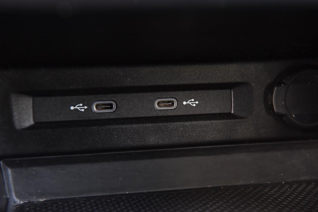 Volkswagen Tiguan Vehicle Full-screen Gallery Image 15