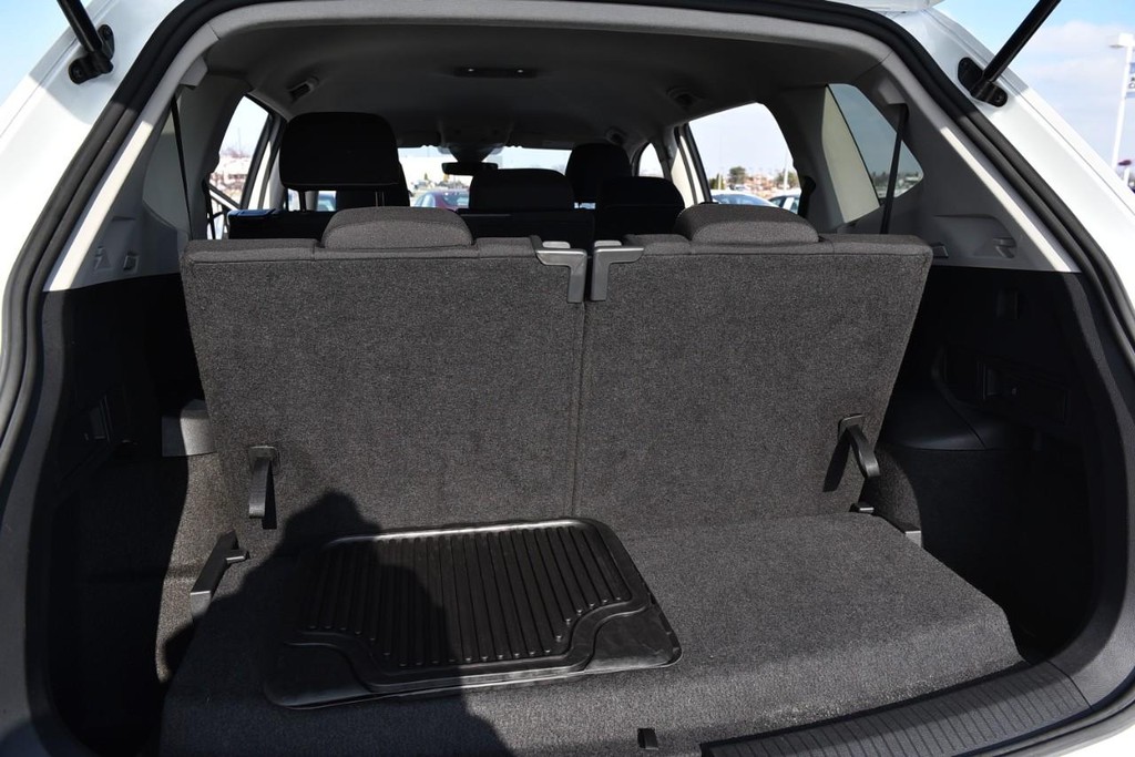 Volkswagen Tiguan Vehicle Full-screen Gallery Image 23