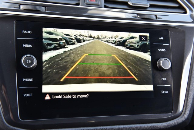 Volkswagen Tiguan Vehicle Image 12