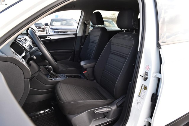 Volkswagen Tiguan Vehicle Image 18