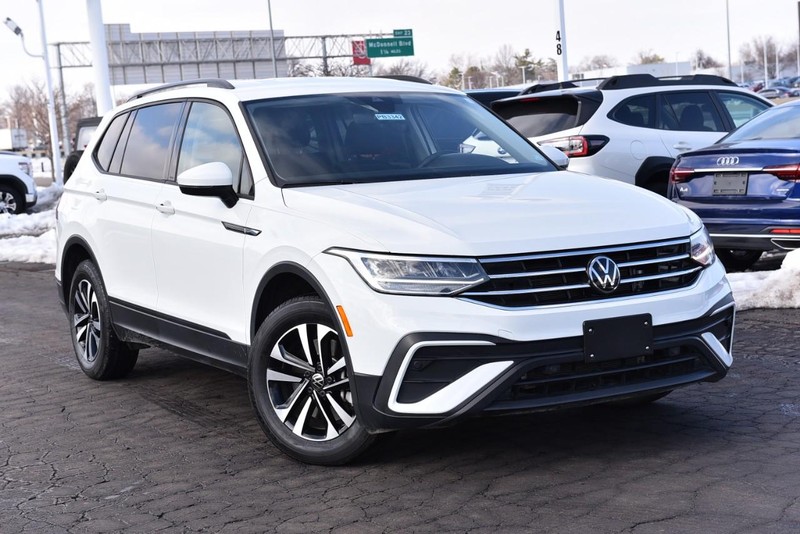 Volkswagen Tiguan Vehicle Image 02