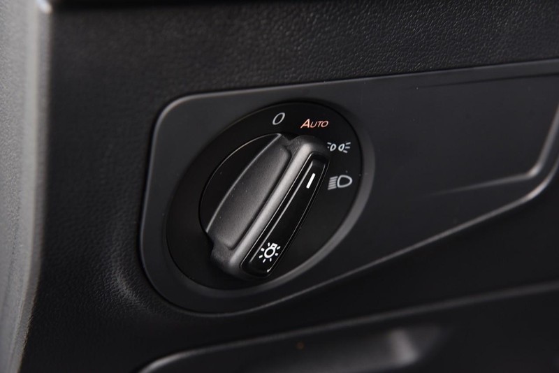 Volkswagen Tiguan Vehicle Image 10