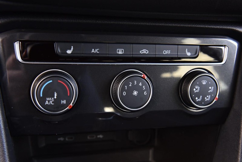 Volkswagen Tiguan Vehicle Image 14