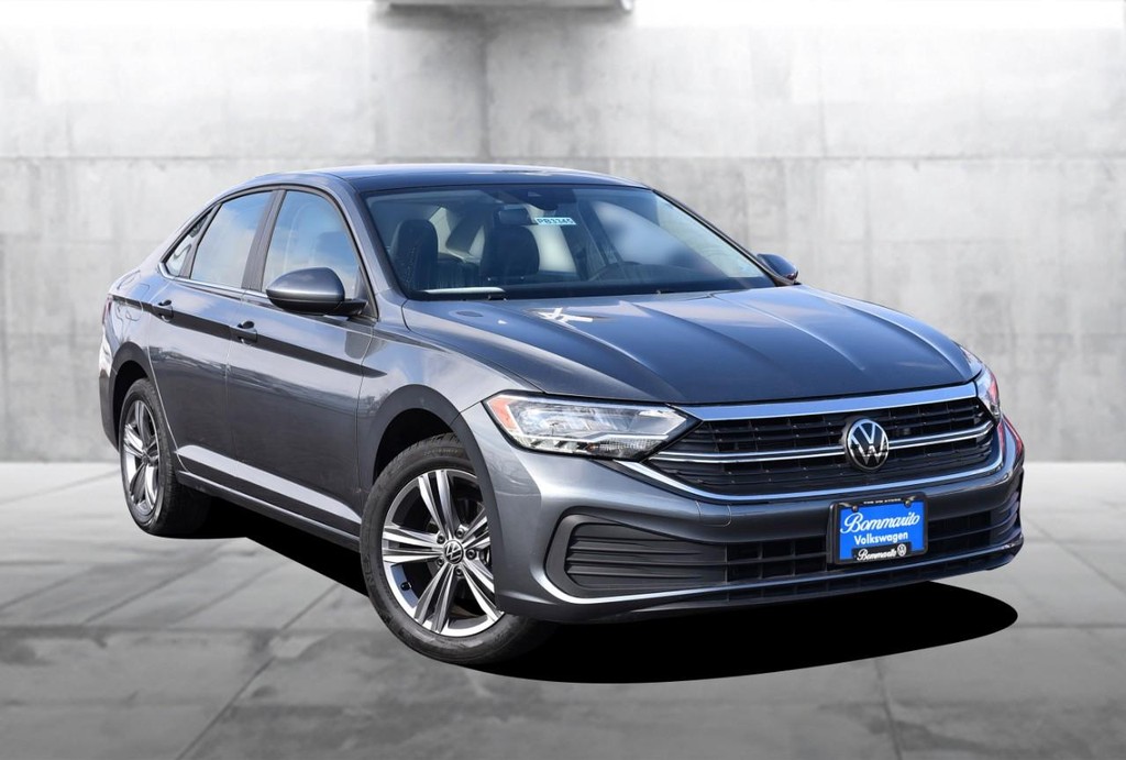 Volkswagen Jetta Vehicle Full-screen Gallery Image 2